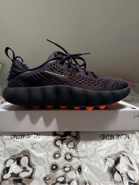Nike mind 002 . W8.5/M7